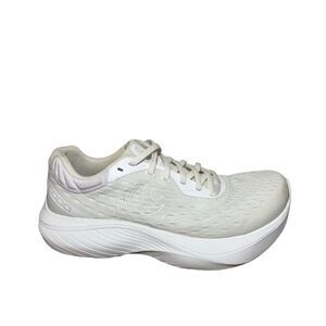 White Women's Athletic Shoes topo athletic atmos size 11